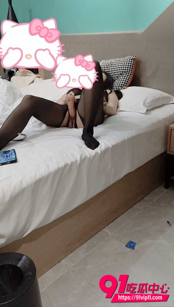 海角大神淫荡母后新作 在小侄子面前操黑丝妈妈 把骚妈妈操到高潮连连 最新母子乱伦资源完整曝光！
