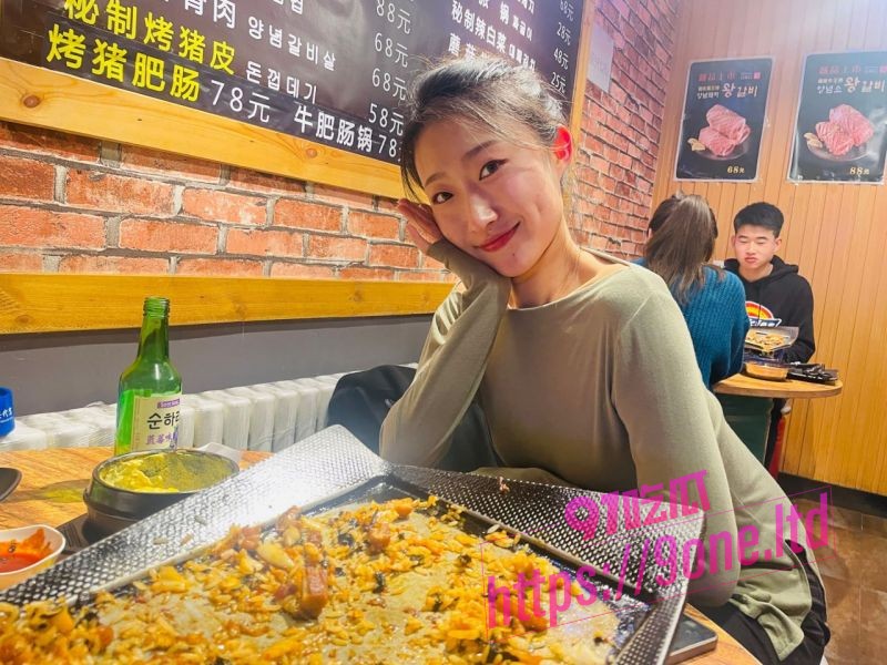 长春艺校李柳柳 暑假肆意约炮 对镜挨操风骚无比！