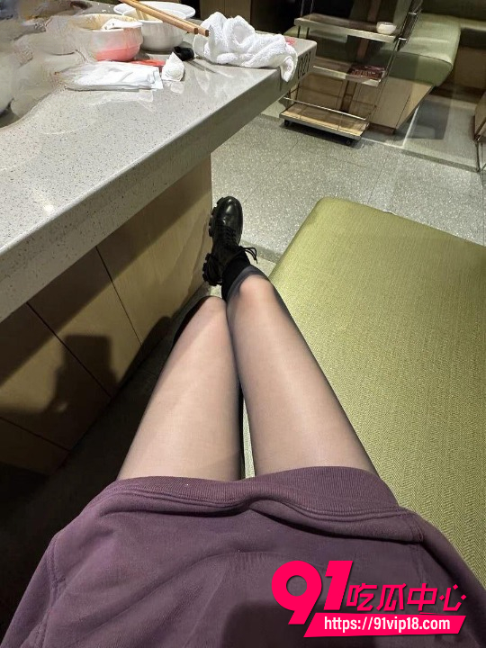 海角大神我的离婚姐姐原创 快两个月了再次进入姐姐的身体！酒店大床激情内射姐姐
