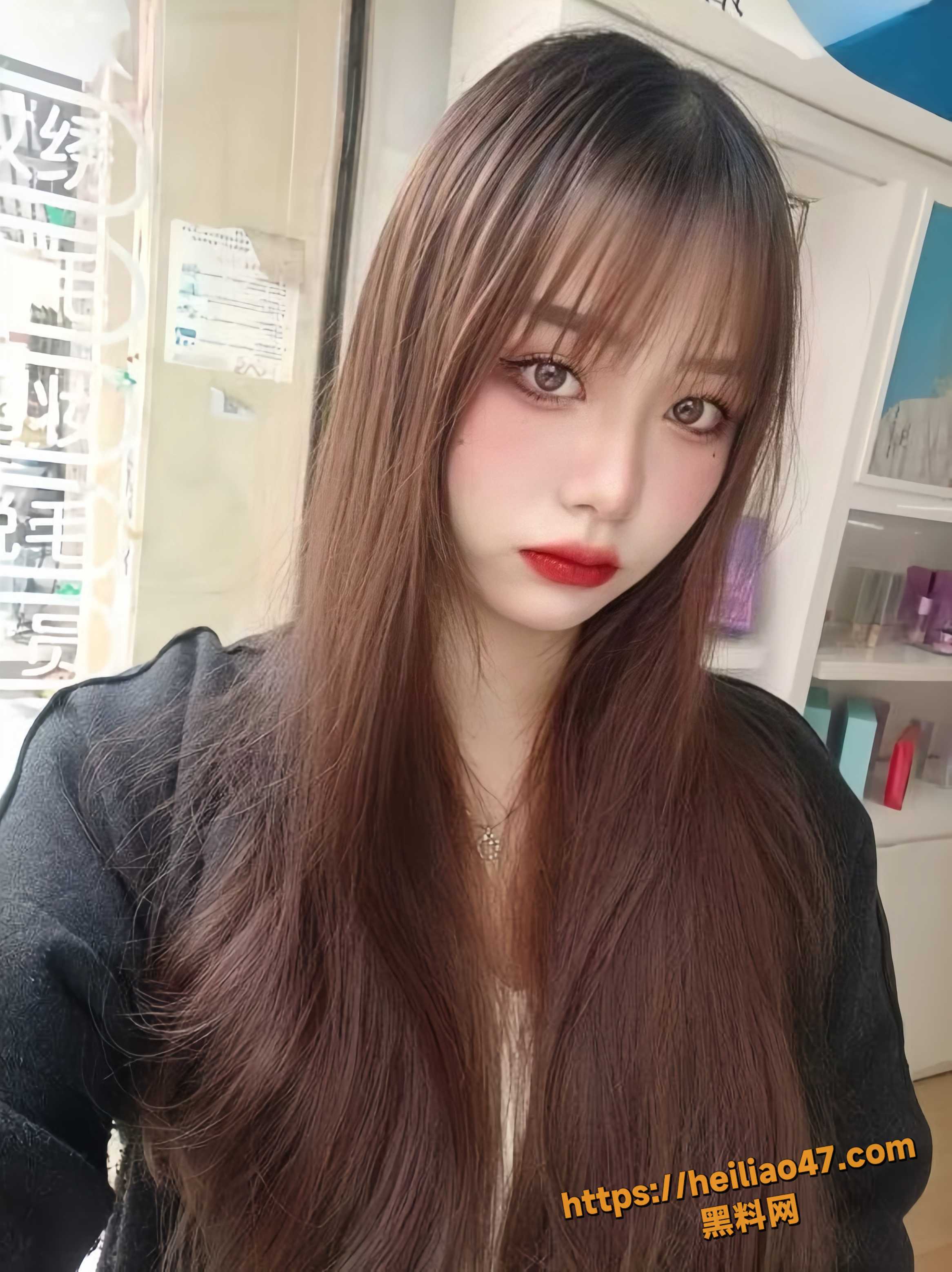 广东珠海高颜值小骚妻 凯琳 被绿帽老公曝光性爱视频 对镜后入淫叫连连！