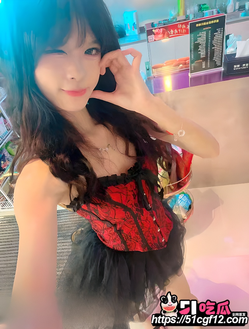 广西大学艺术系母狗 杨金香 3 广西大学艺术系母狗 杨金香 3