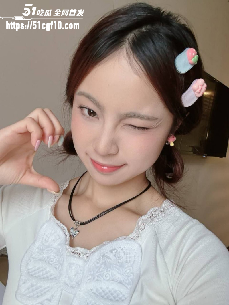 罗湖19岁嫩妹柳映琪性爱视频03