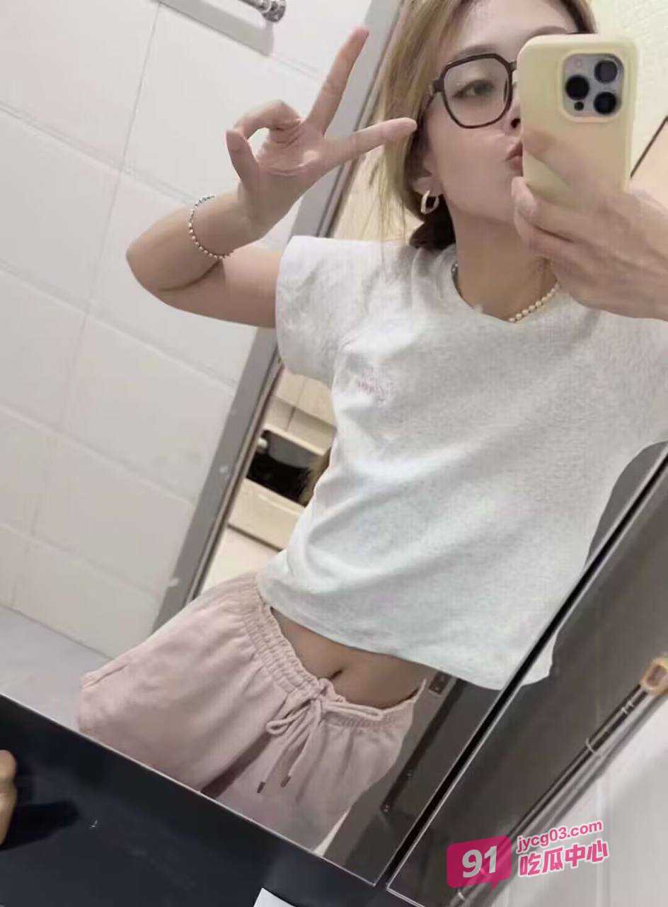 广州职院女神赵慧私拍激情片流出 意外泄露引发网友疯传！ 配图5