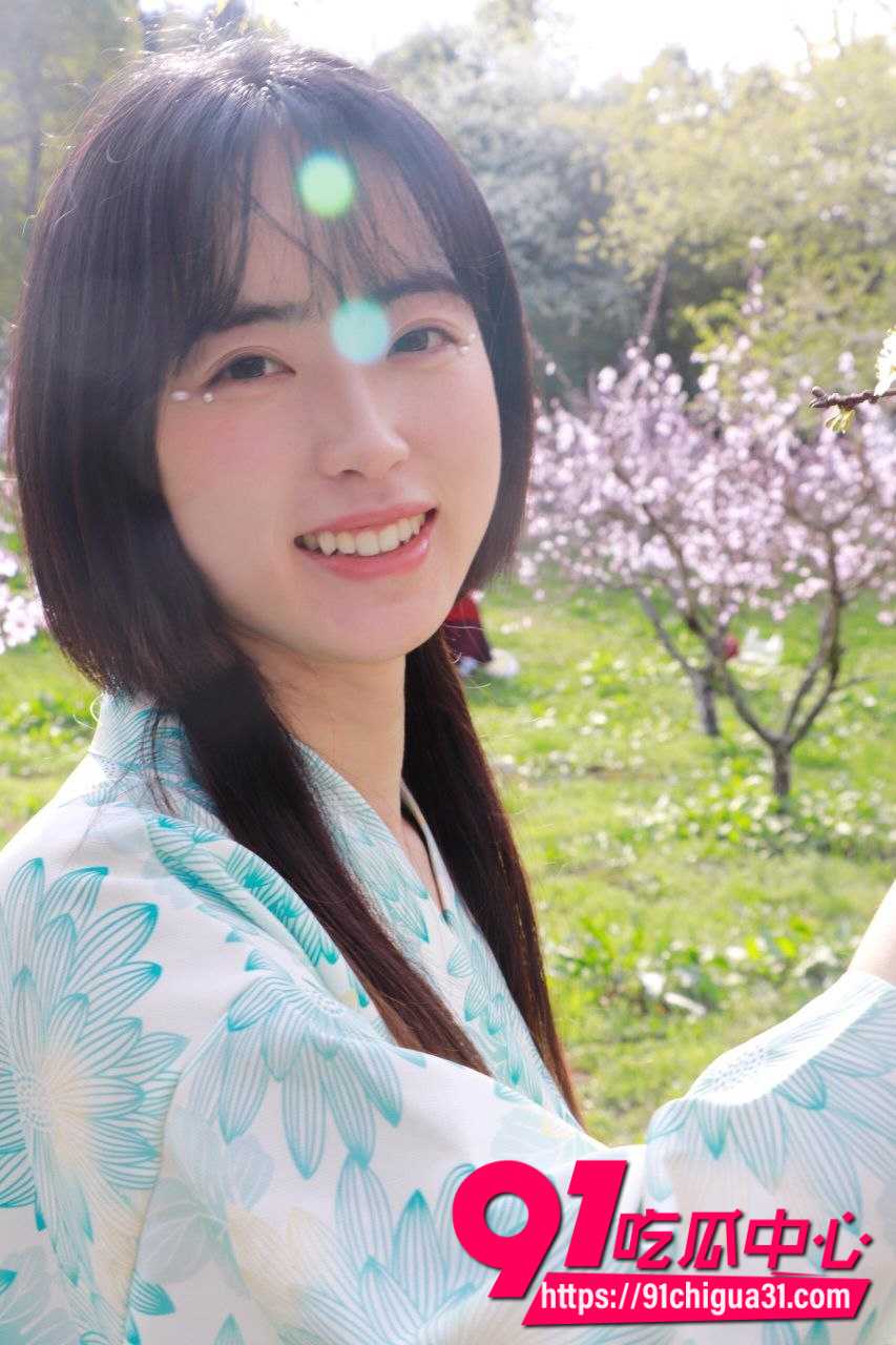 上海可爱女友穿肚兜极品身材床上狂操 蒙眼深喉高潮连连情绪价值拉满湿透叫老公!