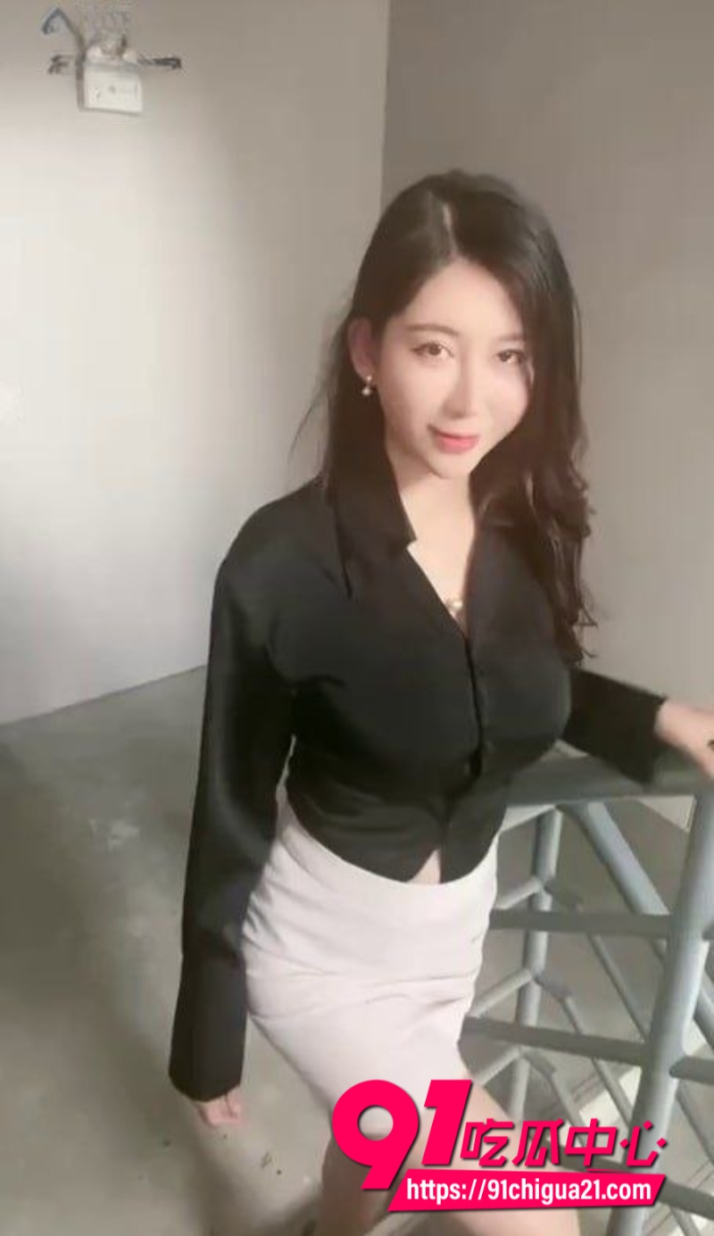 抖音巨乳女神李雅8