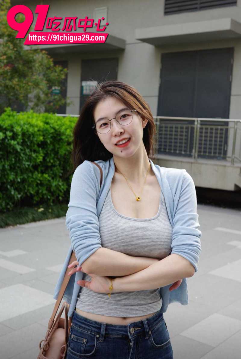 狼友秋哥投稿b站up主酒酿lily王勾引大哥线下约炮8