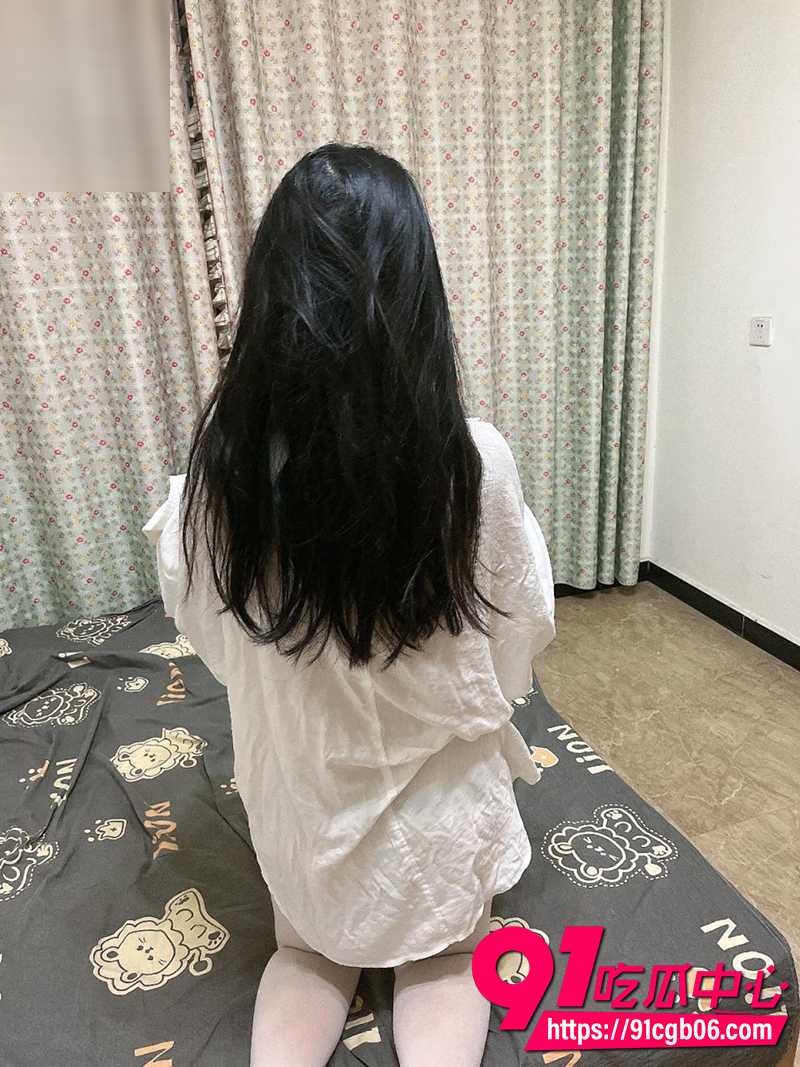 海角乱伦 垂涎已久的小姨子终于到手 缠绵后大肉棒直捅岳母湿热小嘴 白丝足交爽翻天！
