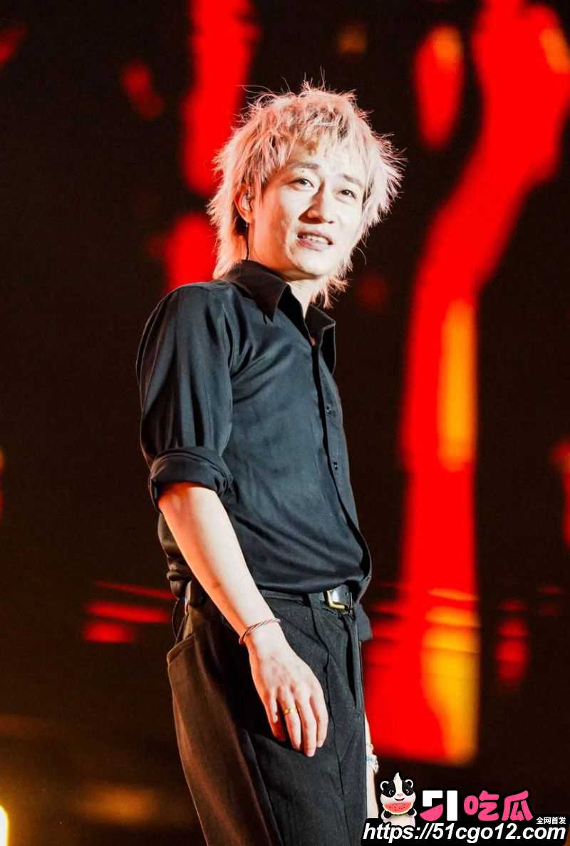 回春丹主唱刘西蒙婚内睡粉实锤 3 回春丹主唱刘西蒙婚内睡粉实锤 3