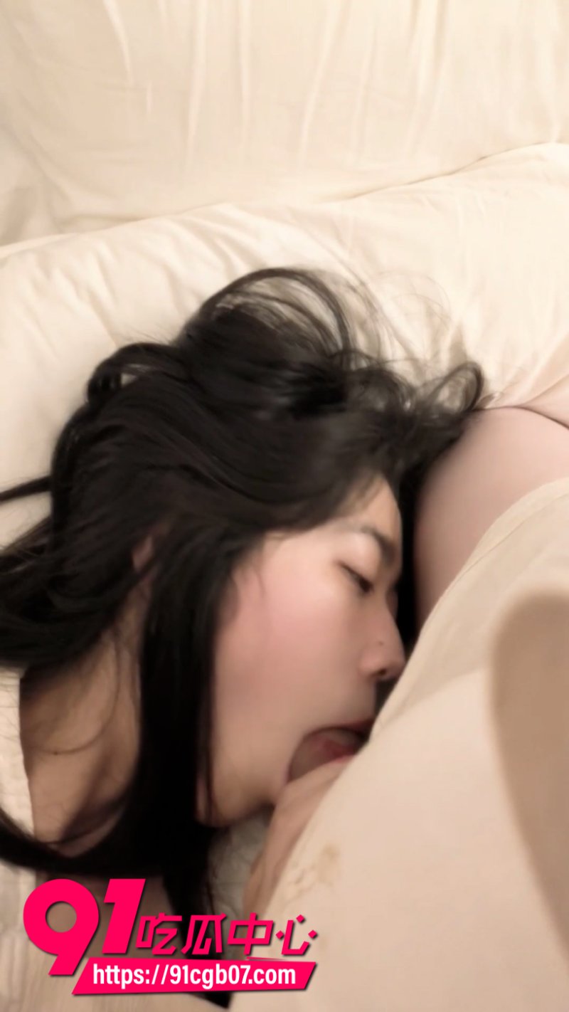 江苏反差女幼师孟晓青约炮网页素材1 江苏反差女幼师孟晓青约炮网页素材1