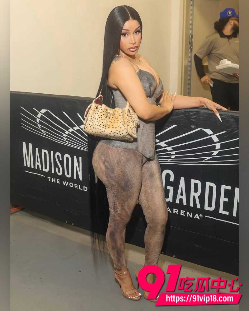 CardiB约会尼日利亚门将Maduka 3 CardiB约会尼日利亚门将Maduka 3