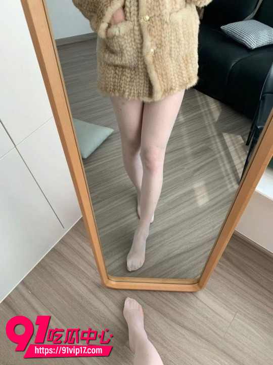 海角乱伦离婚姐姐原创新作！终于和姐姐敞开心扉终于能一直操 丝袜足交无套内射父母隔壁房间偷偷猛干