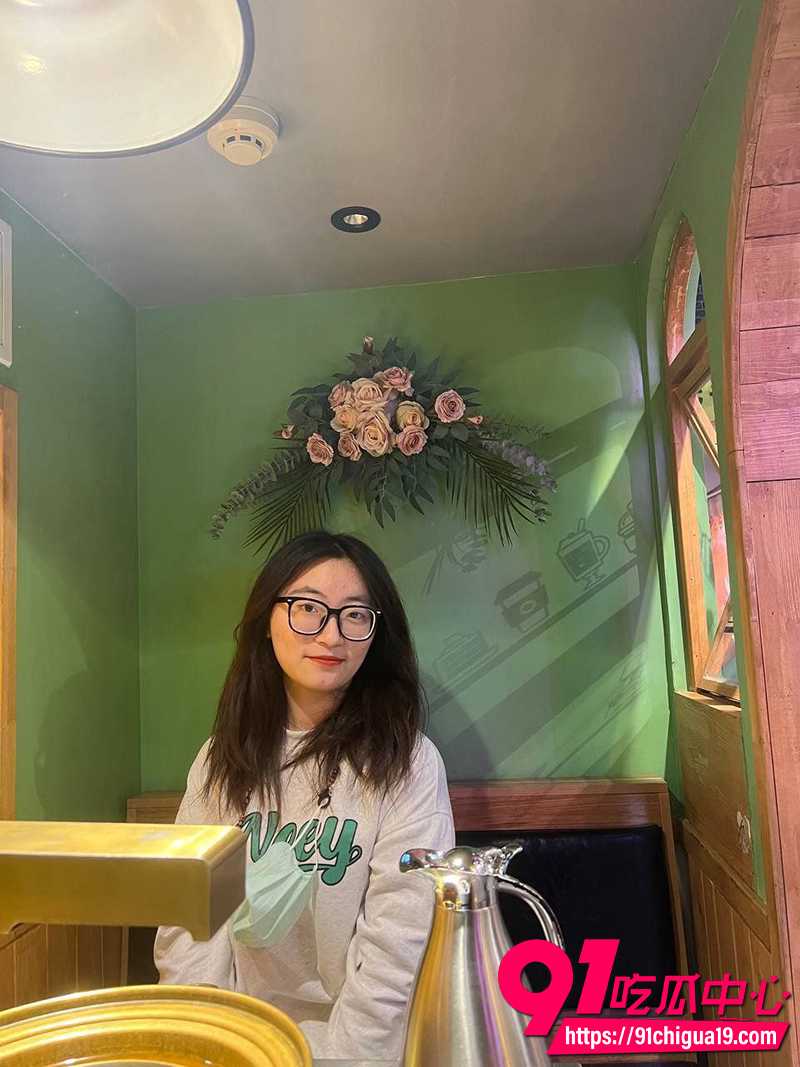 浙江嘉兴眼镜婊王盈莹 3