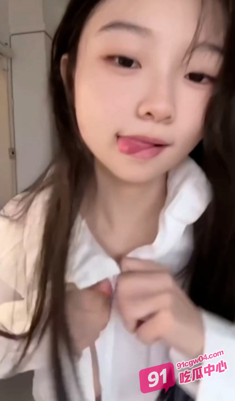 抖音网红 萌大奶 发骚视频让你血脉偾张 巨乳肥臀妖娆舞姿一对巨乳抖不停！ 配图5