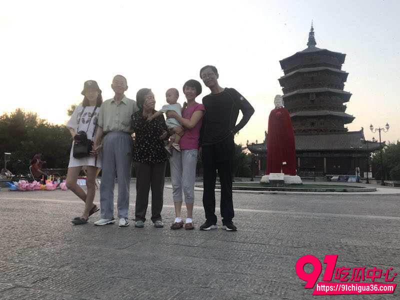 山东大学生孙晓文不雅曝光 与男友兄弟3p视频流出 果然眼镜妹就是骚！