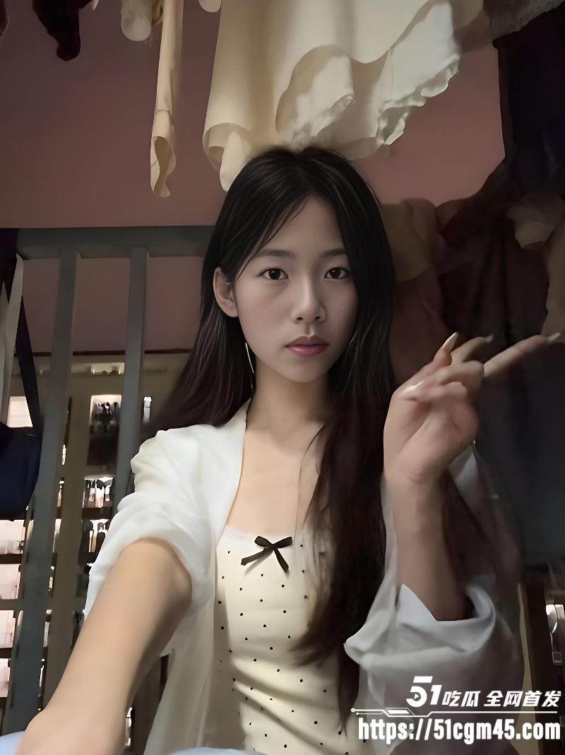 女大学生 3