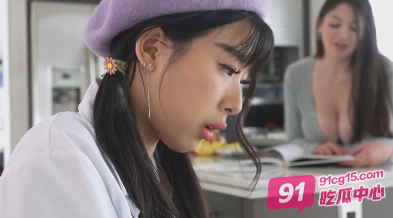 我的男友会喷水 留学美女李艾与辣妹的激情碰撞 画面唯美宜人!