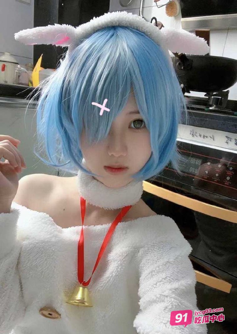 抖音萝莉小佳呆呆福利定制流出！锁骨痣+睡衣细节实锤本人！ 配图4