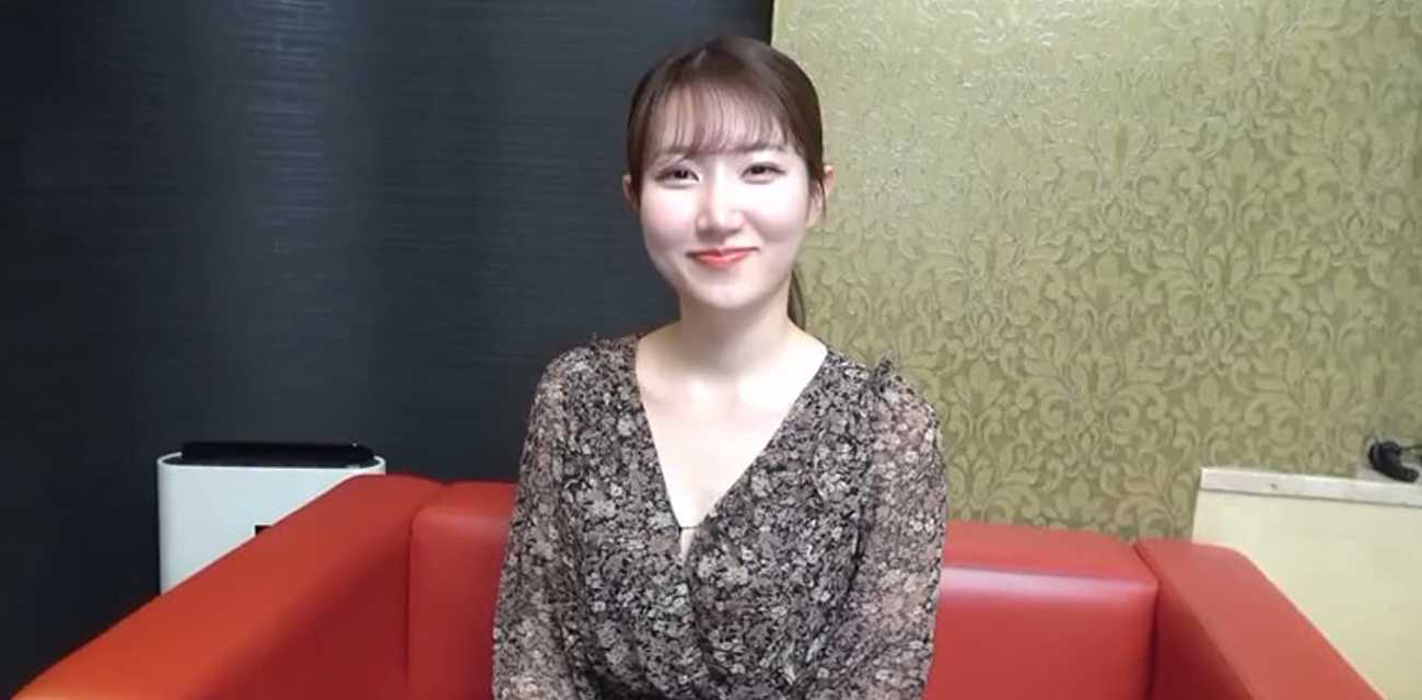 日本FC2无码AV 酮体雪白极品身材 口交女上无套后入 猛操内射爽翻天！