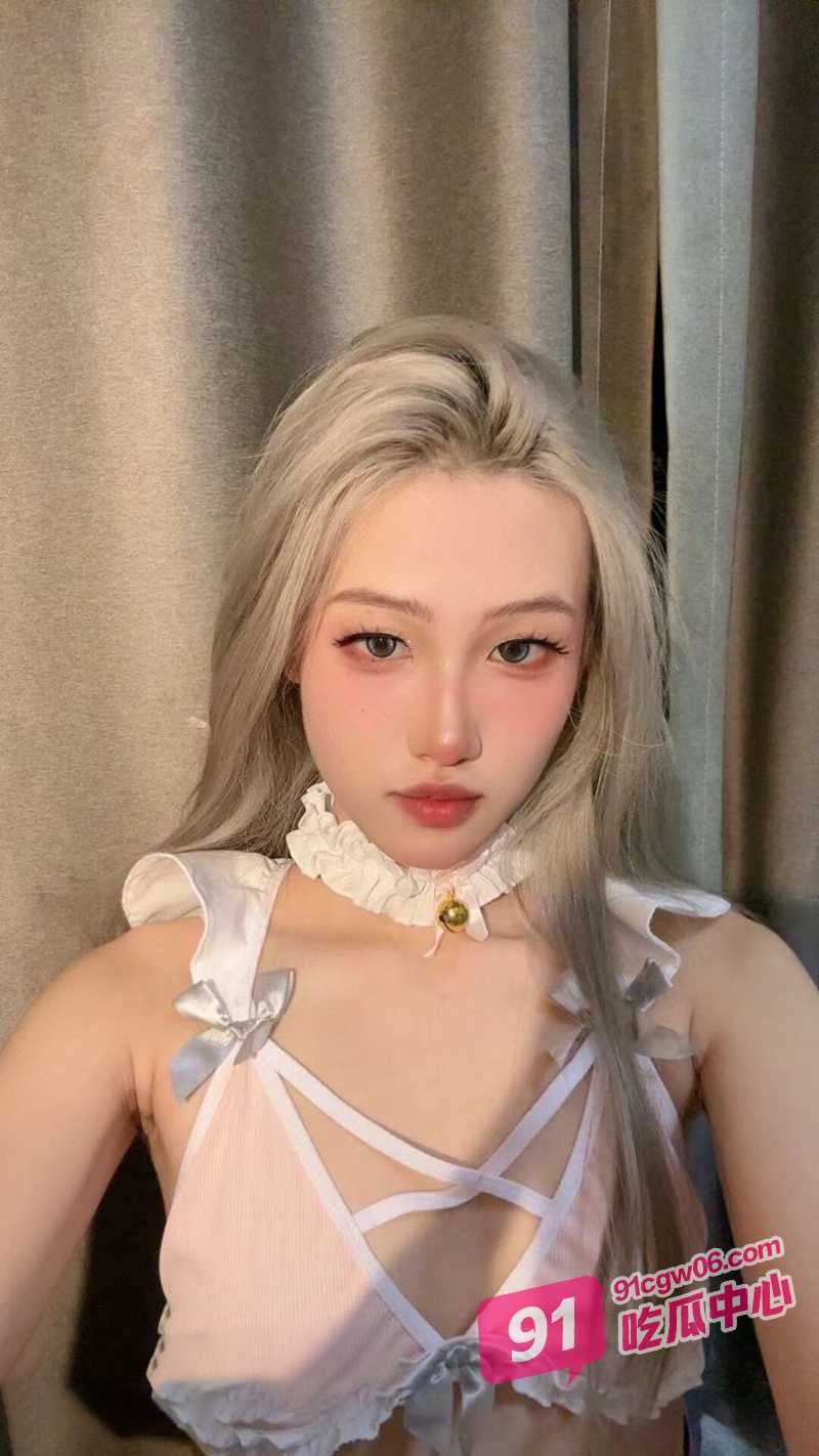成都反差女神果果有点乖 下海大尺度收费直播合集 精致脸蛋极品身材妥妥小母狗一枚！ 配图