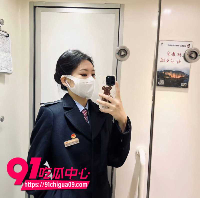 高铁乘务员朱思盈私下竟然是主人的性瘾抖M8 高铁乘务员朱思盈私下竟然是主人的性瘾抖M8
