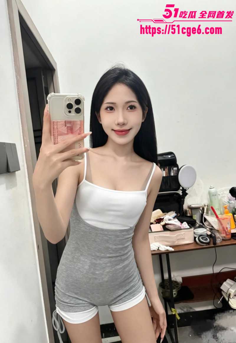 快手网红 高冷小美 与万重山直播PK 3 快手网红 高冷小美 与万重山直播PK 3