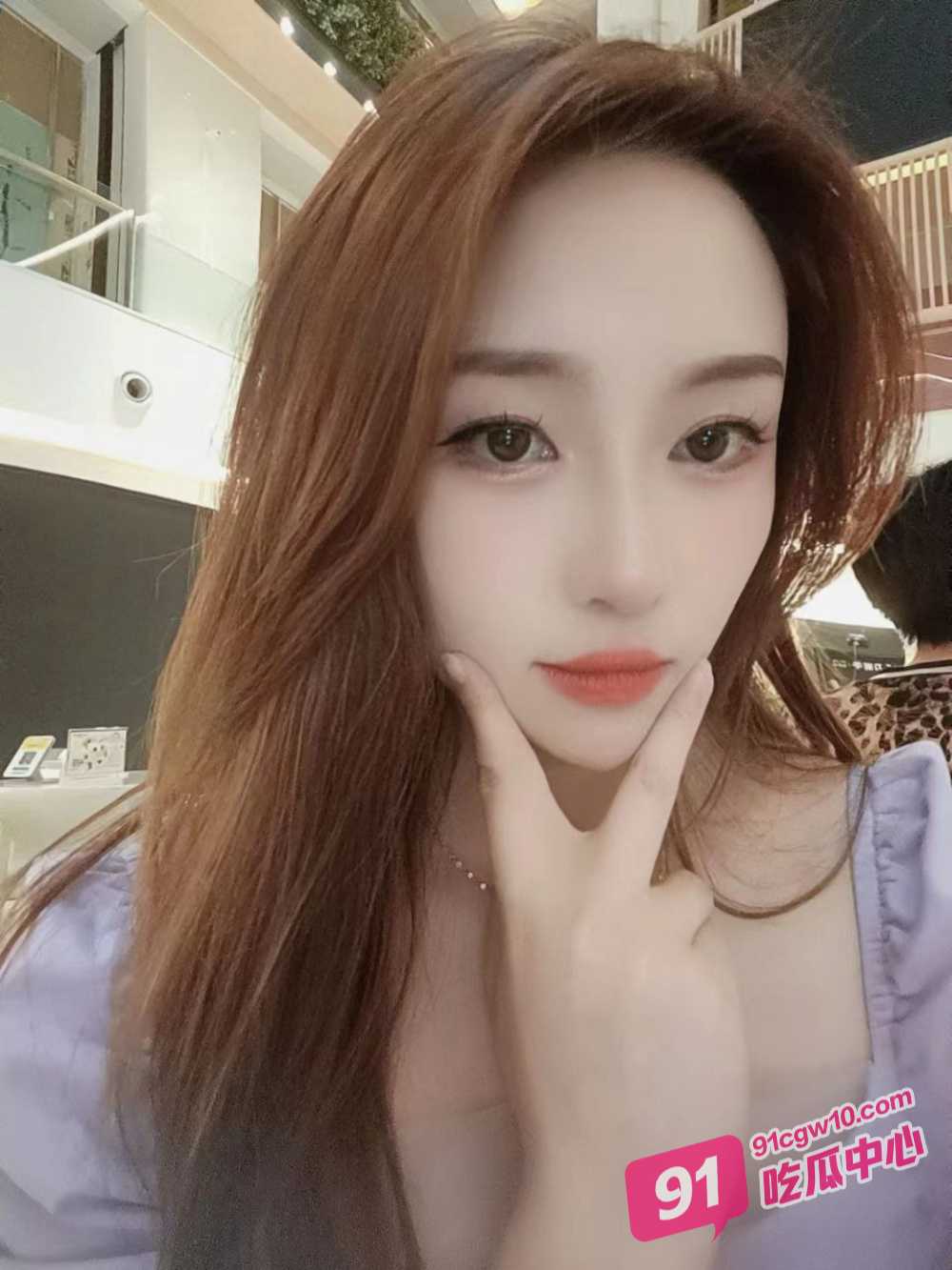 野外偷情好嫂子？ 家里已经不安全了 我的好大哥能追到这来吗？ 配图