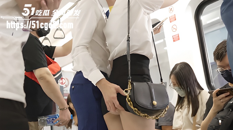 OL女神 林嫣 遭遇电车痴汉 3 OL女神 林嫣 遭遇电车痴汉 3