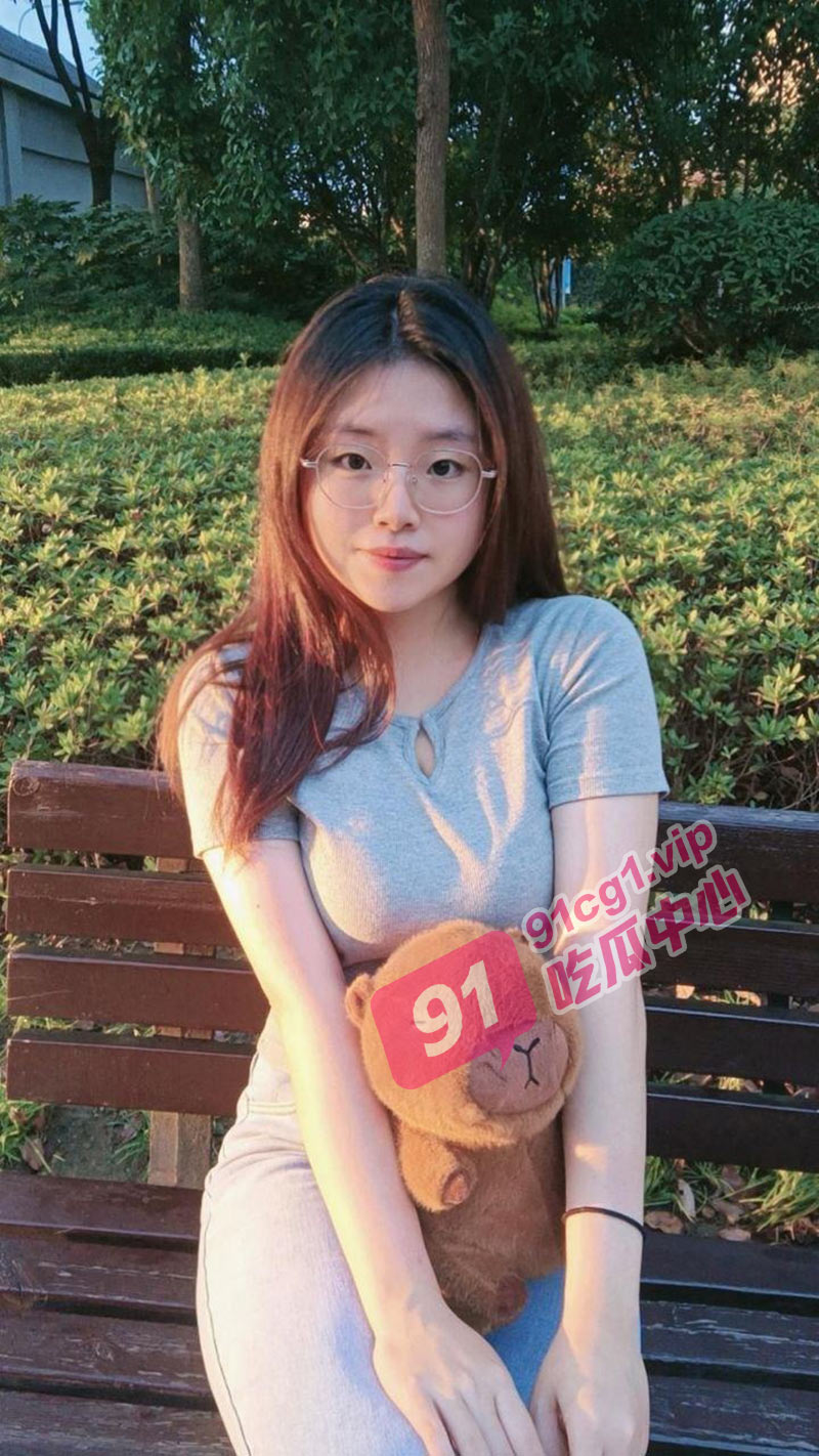 校园的炮机 — 被学长调教从清纯的小学妹变成纯欲的小骚货，露脸视频被流出。