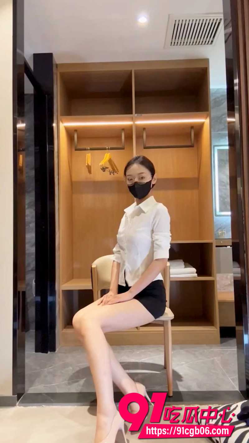 抖音极品御姐人妻白玉花 土豪定制丝袜私拍福利外泄 被狂干到喷水！
