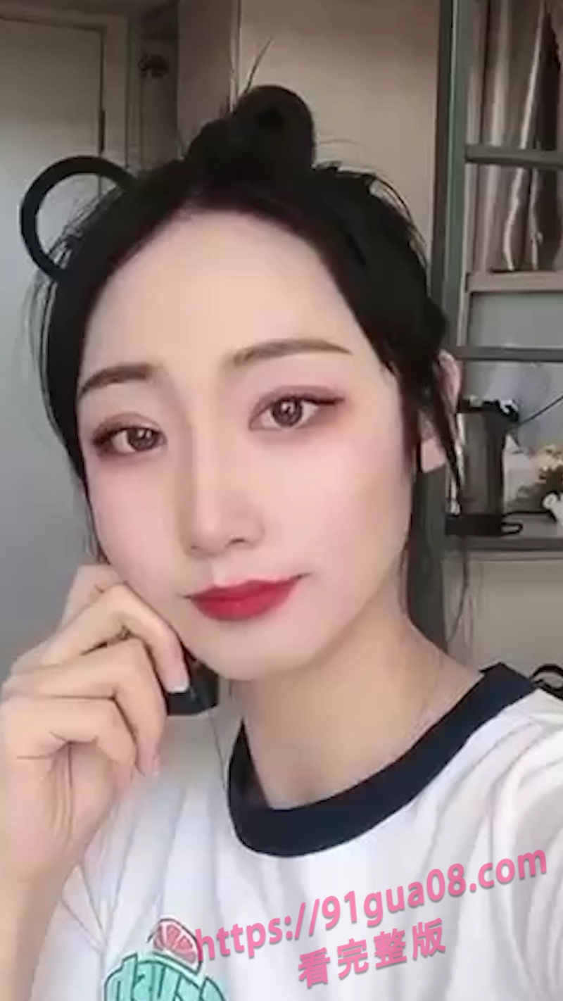 江苏少妇苗芳芳与出轨邻居被老公曝光 视频发到物业群当场社死 配图