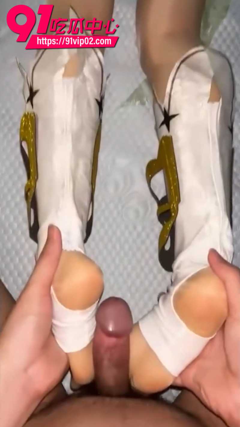 推特女网黄辞宝COS小草神足交诱惑1