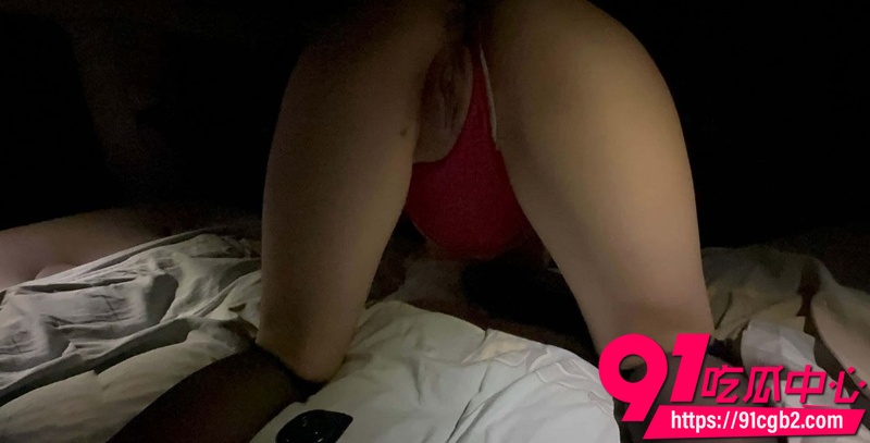 海角乱伦姐姐的奶味原创 车库操姐姐红内裤拨开直接插 电梯丝袜挑逗到车内骑乘射满套子2