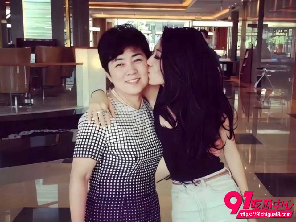 曲婉婷挥霍赃款后回国复出账号速封11 曲婉婷挥霍赃款后回国复出账号速封11
