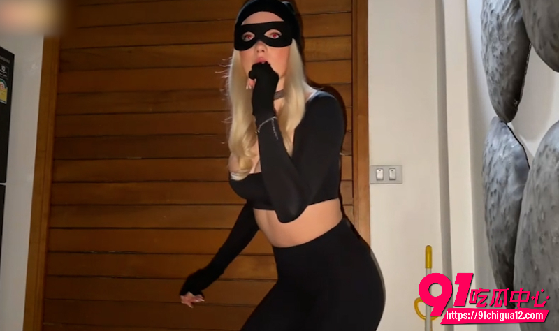巨乳金发小偷Anastangel被抓现行 跪舔吃鸡求饶太淫荡了!