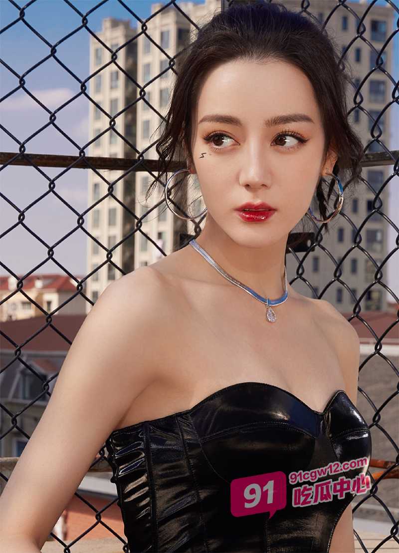 AI换脸迪丽热巴～白丝护士晃动白嫩巨乳 为住院的病人祛湿排毒！ 配图