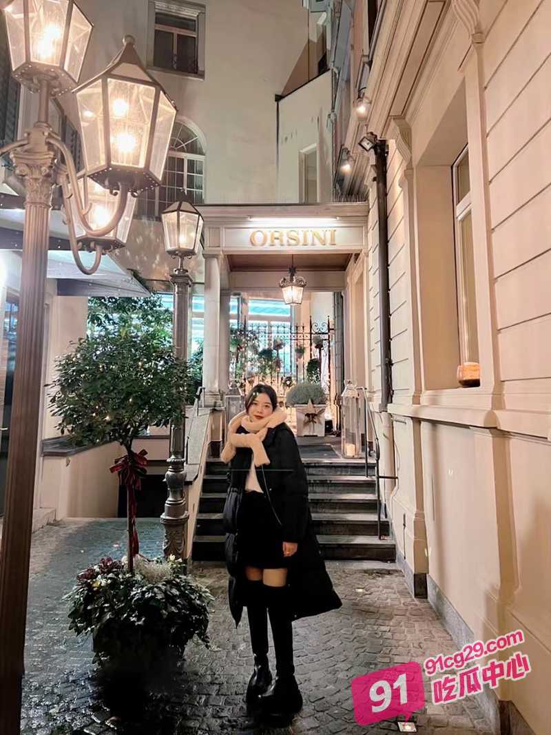 街头搭讪大师真实勾引上海复旦大学女博士 堪称口交技术天花板！