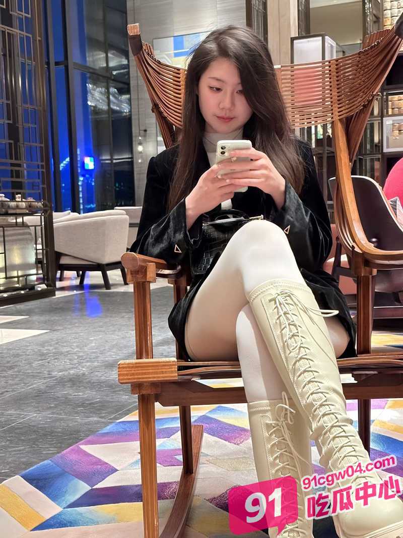 杭州师范体育系帅哥猛操校花女友李雪 18厘米巨根暴插骚逼！