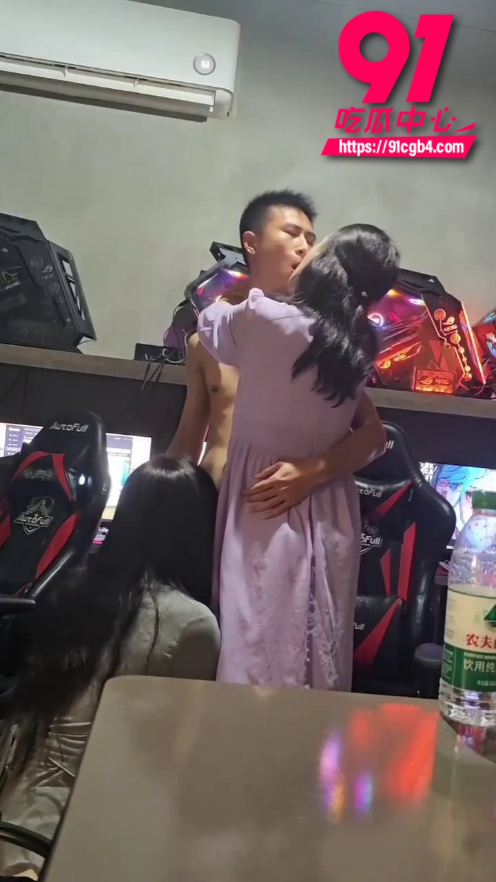 网吧口交 7