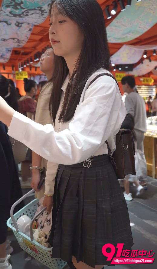 大神抄底短裙学生妹视频1 大神抄底短裙学生妹视频1