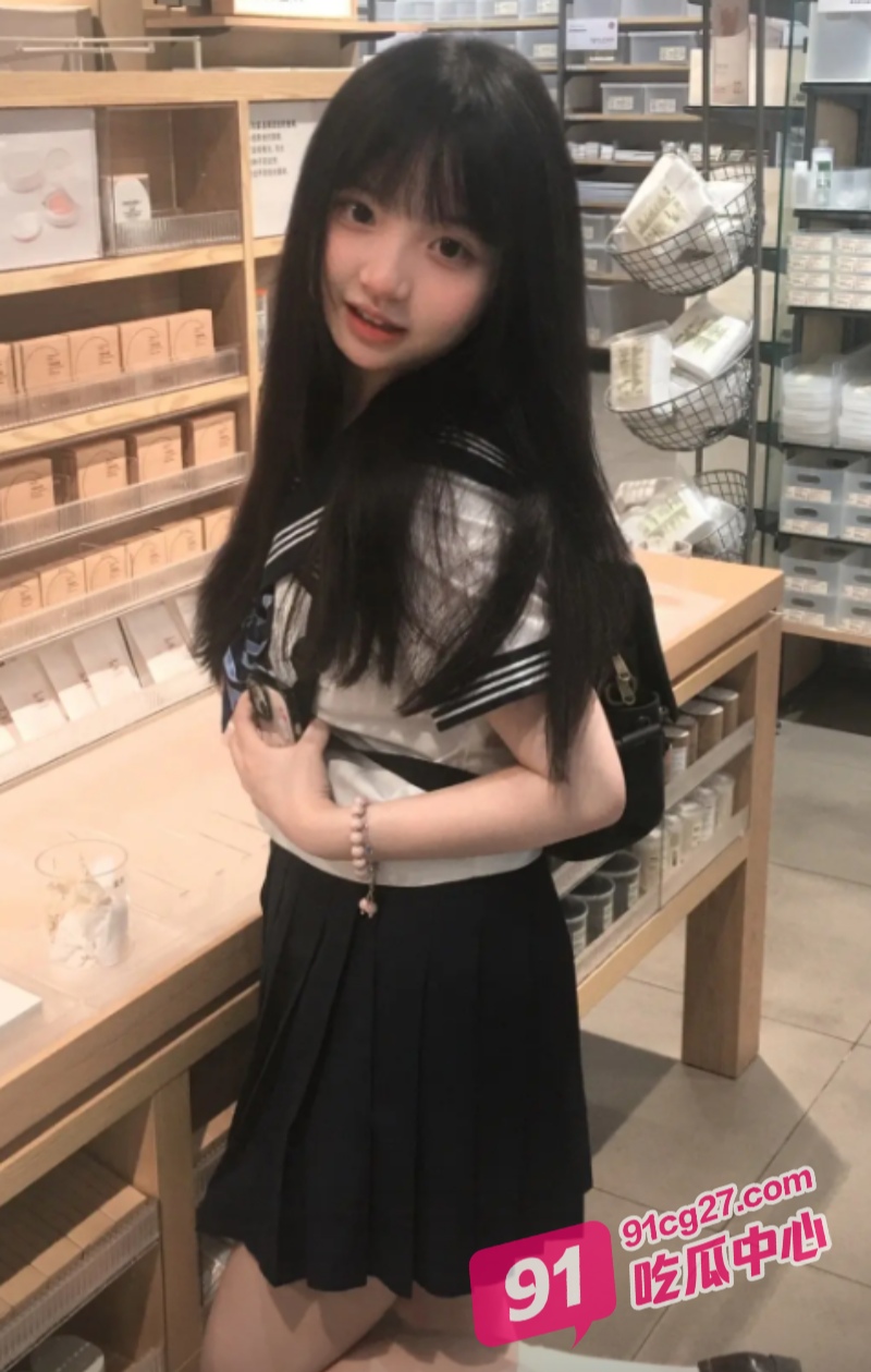 封神级3p现场！00后美女酒店淫乱聚会 超骚视频流出！ 配图