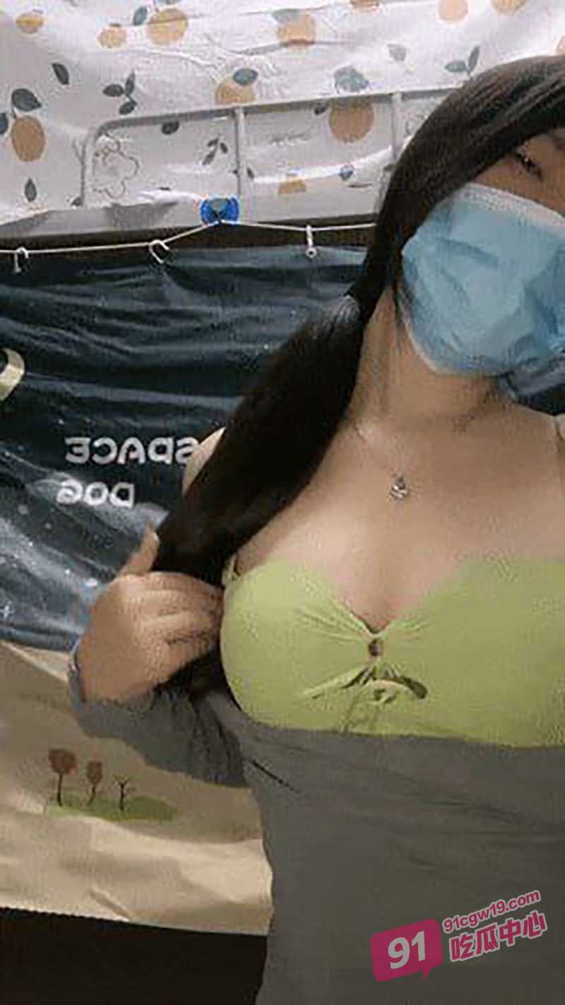辽宁研究生王琴语 教室内上课塞跳蛋 玩到潮喷不止~ 配图
