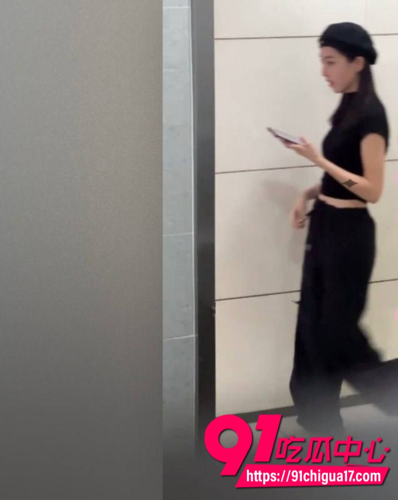上海男子在老婆怀孕期间跑女厕偷拍16 上海男子在老婆怀孕期间跑女厕偷拍16