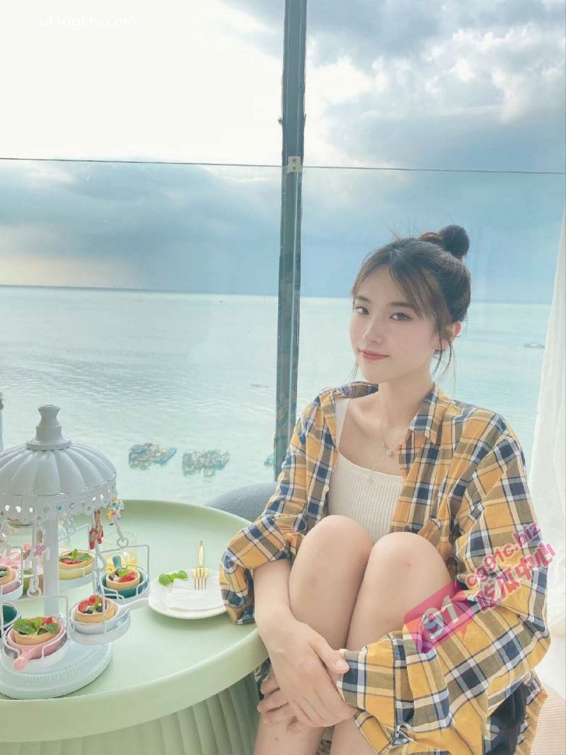 上海巨乳援交妹～微胖身材主动献身瓜友 遭掐脖内射各种玩弄！