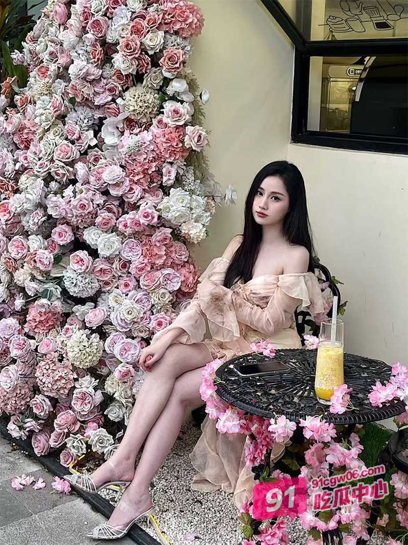 杭州某银行美女张青杏和客户偷情 洗手间挨操一边打电话 被操到求饶全身抽搐！