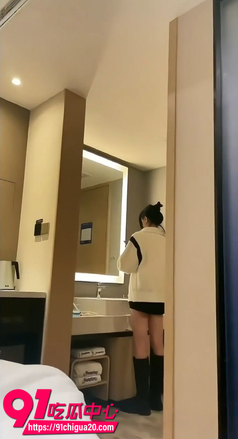 四川传媒学院校花朱雅文被男友背刺曝光大尺度性爱自拍2