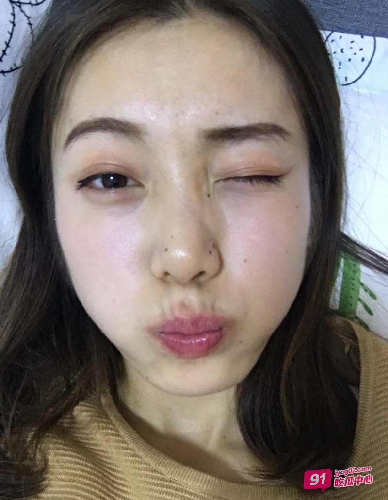 湖南韩亚超婚前 让前男友享用自己的蜜穴～