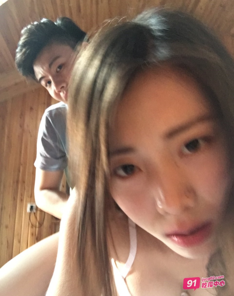 湖南韩亚超婚前 让前男友享用自己的蜜穴～ 配图3