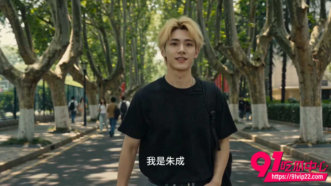 AI色情短剧高中爱情故事月月篇 银发少女月月被肌肉少年相救 简陋卧室汗水缠绵彻底沉沦