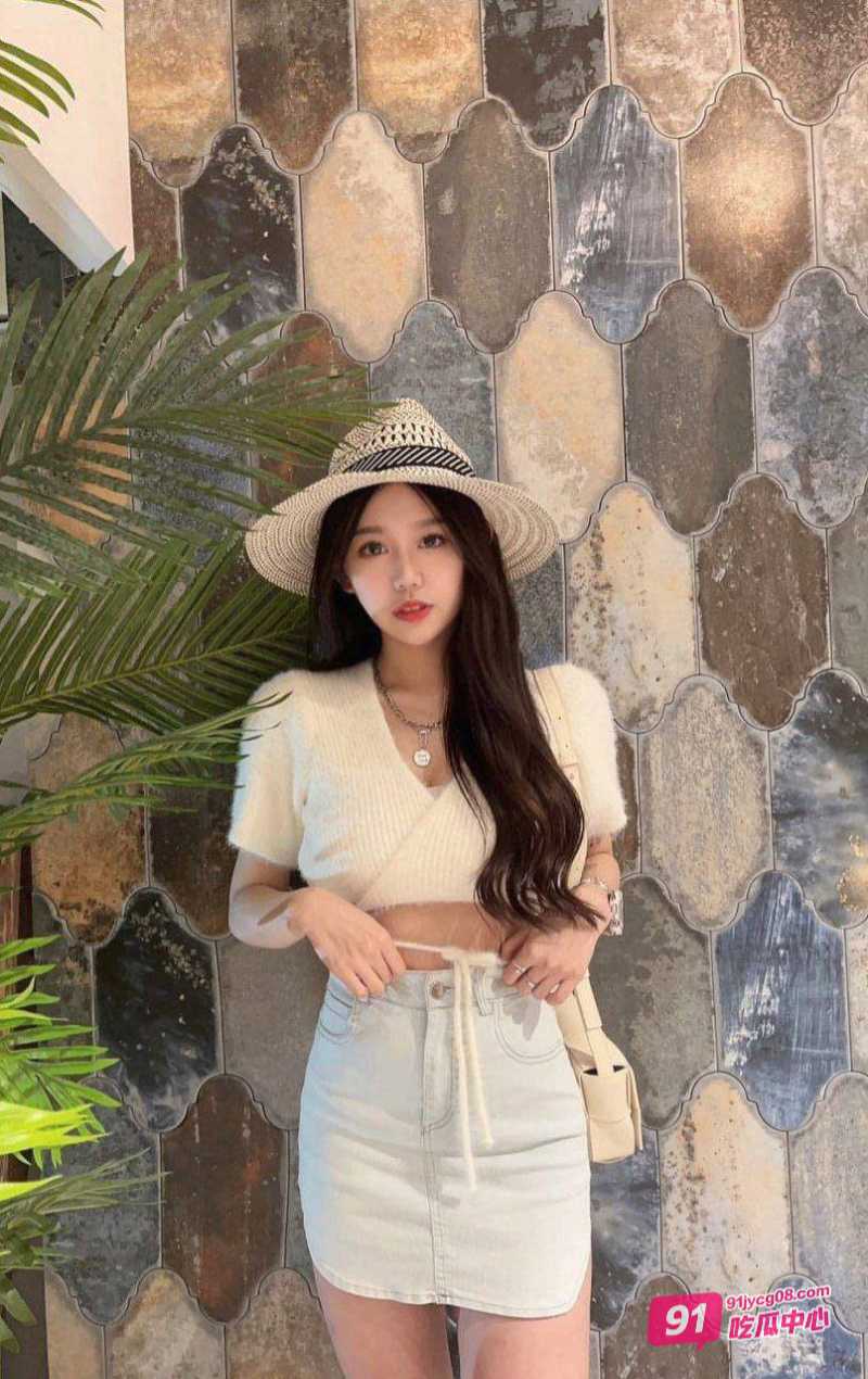 台湾大学生金晓雅 女上位疯狂骑乘榨精 性感肥臀太舒服了！ 配图3