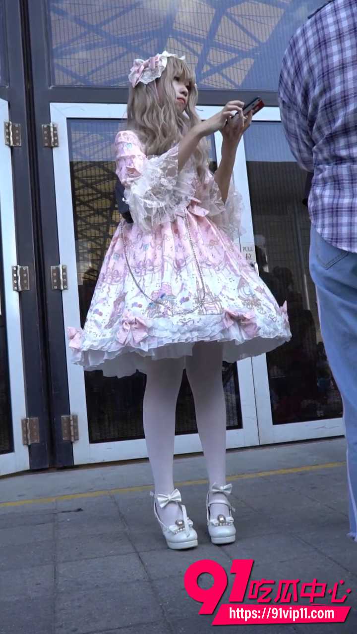 华尔兹漫展抄底洛丽塔美女1